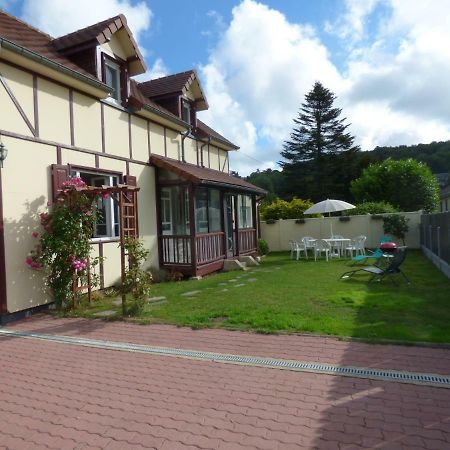 Gite Le Petit Chalet Avec Parking Gratuit เอเทรตาต์ ภายนอก รูปภาพ
