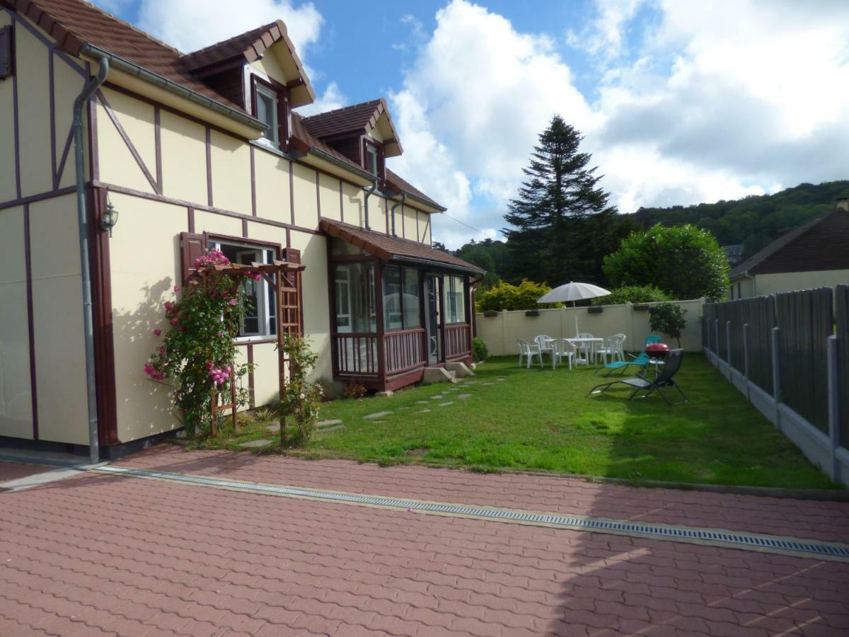 Gite Le Petit Chalet Avec Parking Gratuit เอเทรตาต์ ภายนอก รูปภาพ